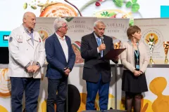 gal-17-9-67d7e387260d0